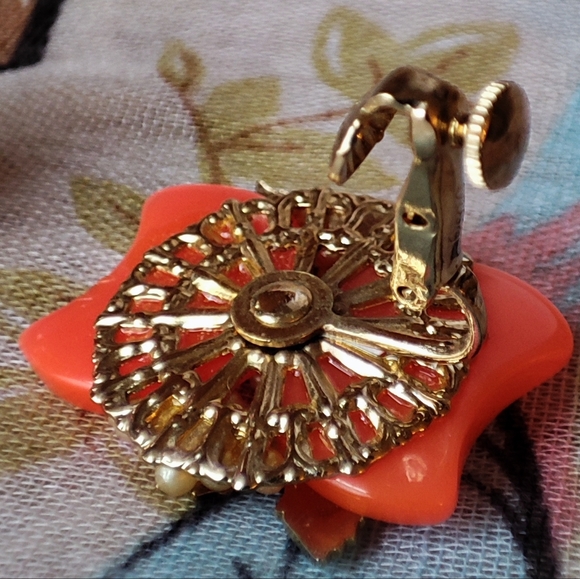 Orange Tangerine Orange Screwback Clip Vintage Coro Lucite Vintage Earrings EUC - Picture 6 of 9